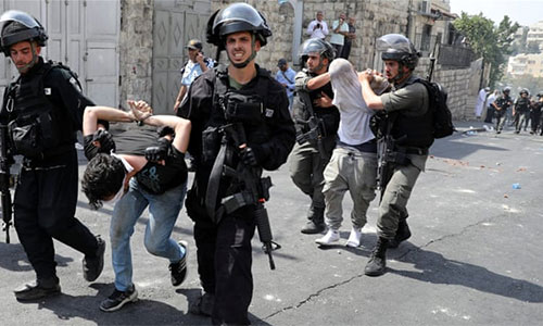 soldados israelíes arrestan a palestinos opuestos a la ocupación